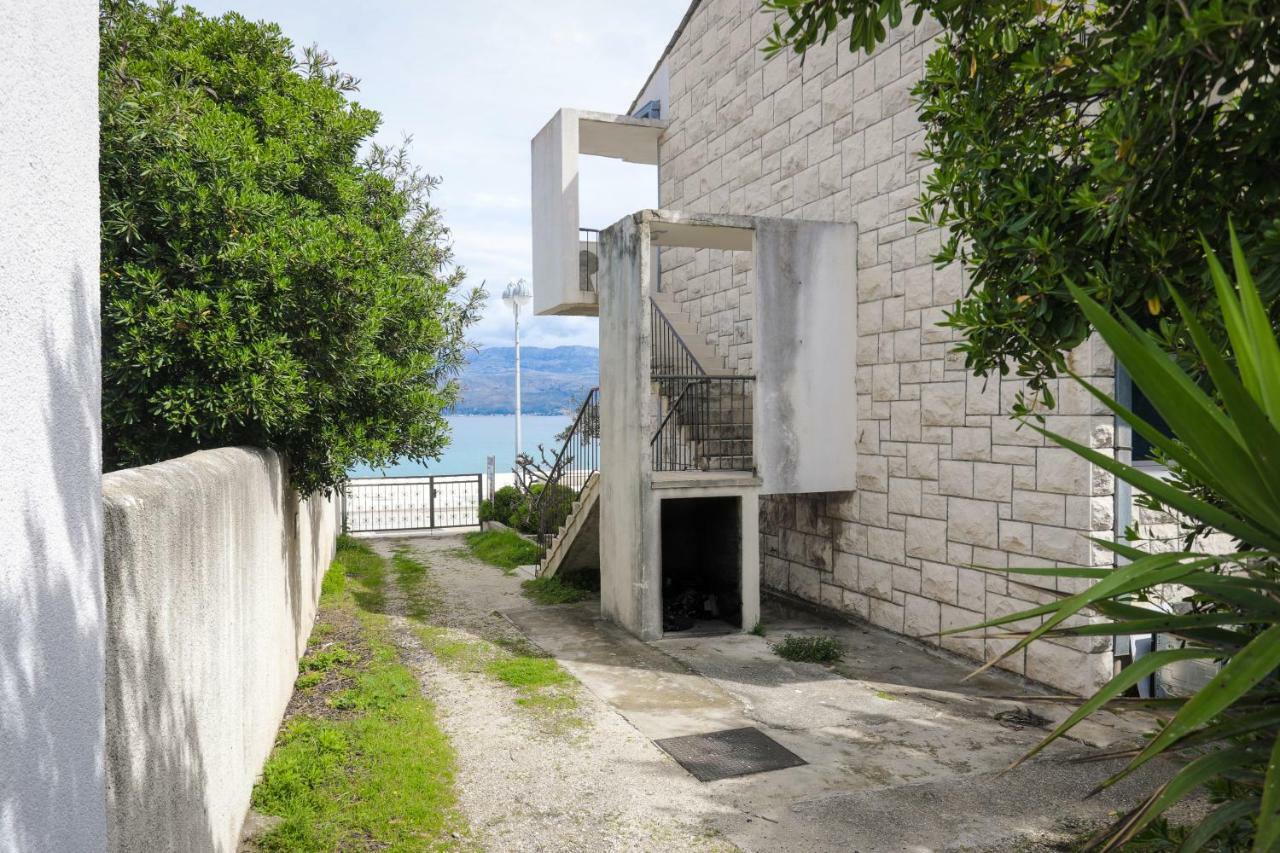 Studio Apartment Ana Supetar Ngoại thất bức ảnh