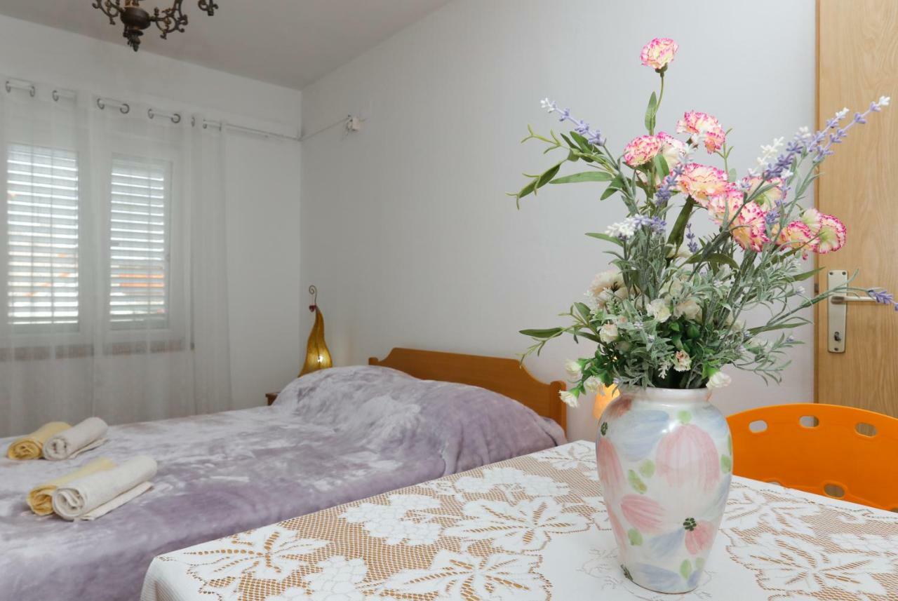 Studio Apartment Ana Supetar Ngoại thất bức ảnh