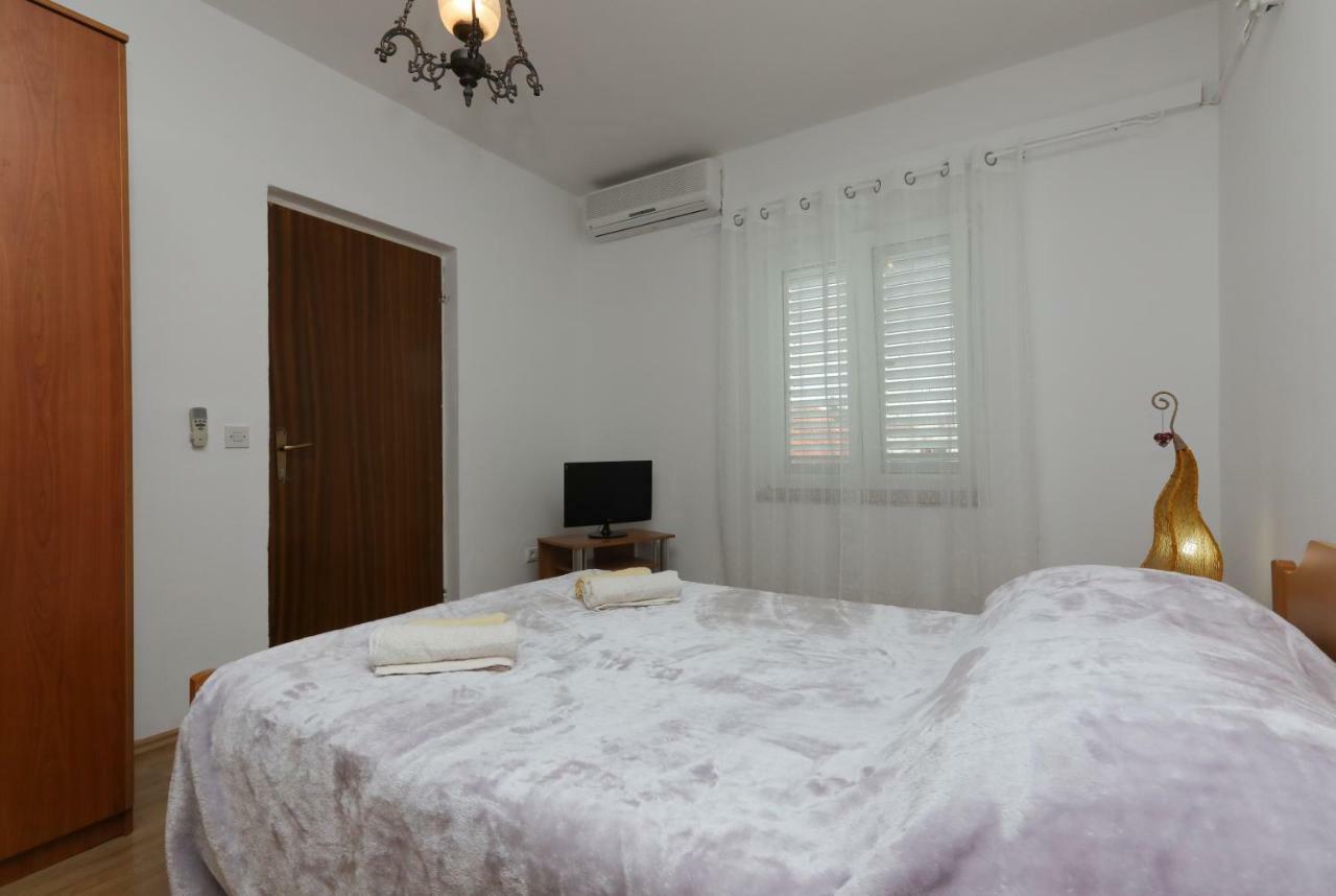 Studio Apartment Ana Supetar Ngoại thất bức ảnh